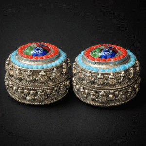 Pasidabruota maža  vintažinė papuošalų dėžutė 2vnt.