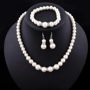 Klasikinio stiliaus perlų imitacijos papuošalų rinkinys