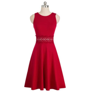 Kokteilinė raudona suknelė su nėriniais