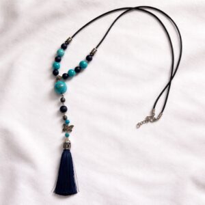 Bohemiško stiliaus turkio akmens vėrinys su kutu