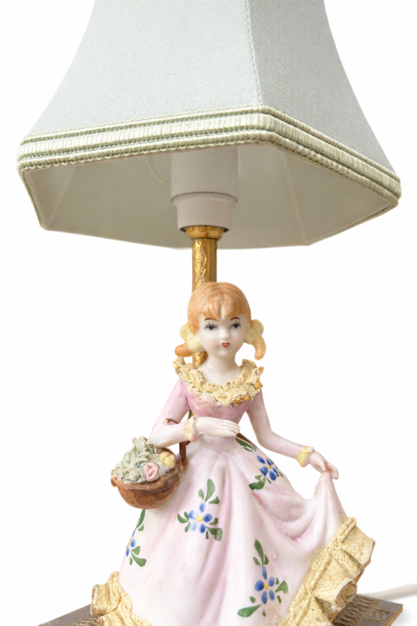 Vintažinė stalinė lempa su porcelianine figūrėle